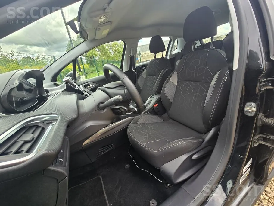 Peugeot 2008 - 9