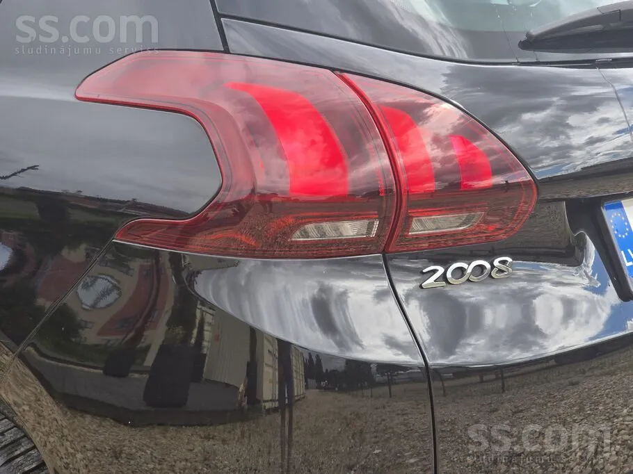 Peugeot 2008 - 8